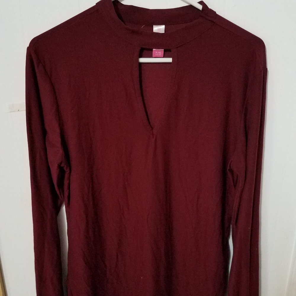 Keyhole long sleeve tee